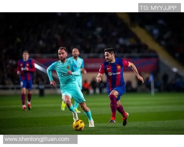 巴萨宣布与主教练续约至2023年,球迷期待新赛季表现 巴萨宣布与主教练续约至2023年,球迷期待新赛季表现