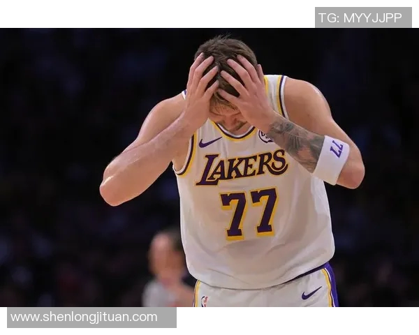 小加索尔复出壮观发挥,活塞队难以防守 小加索尔复出壮观发挥,活塞队难以防守