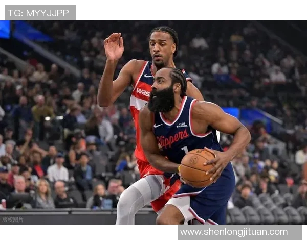 快船力克勇士,强势领跑西部 快船力克勇士,强势领跑西部